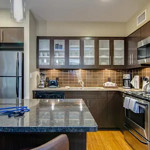 Abode - Downtown Madison Ave Appartement
